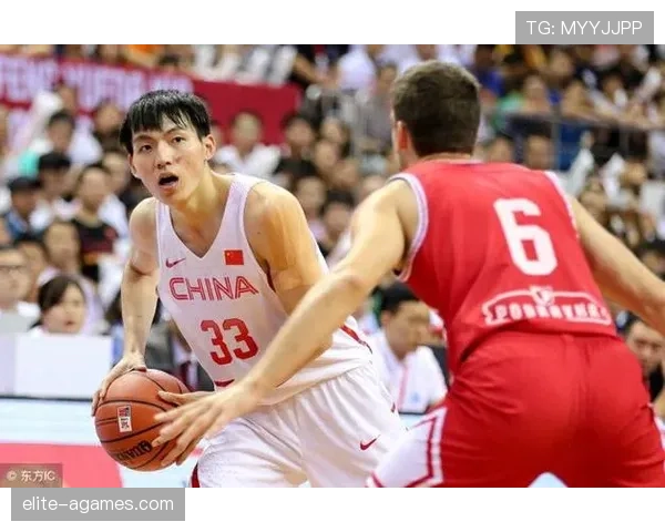 本泽马国家队地位解析：战术适配性与大赛表现如何塑造其角色上限